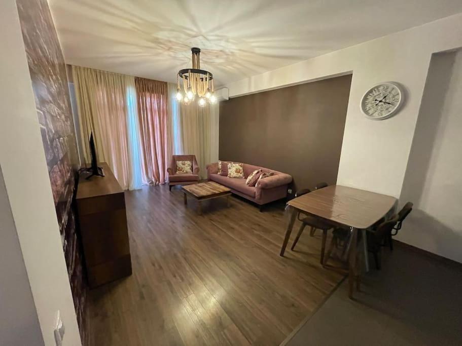 7Th Heaven Apartment In Central ティビリシ エクステリア 写真